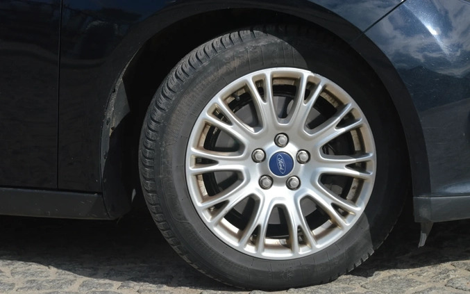 Ford Focus cena 27800 przebieg: 282100, rok produkcji 2011 z Wąchock małe 562